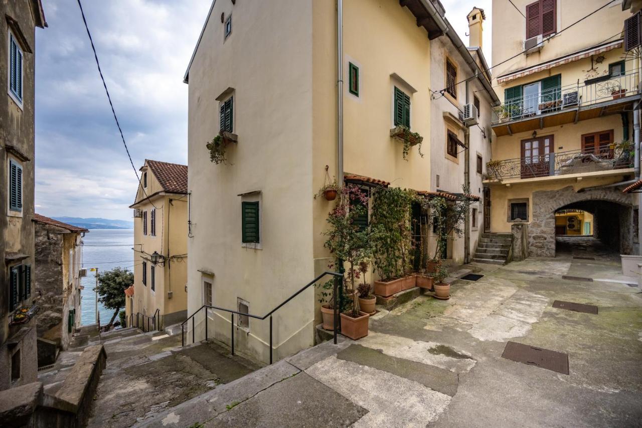 Studio Apartment Kos**** Opatija Eksteriør bilde